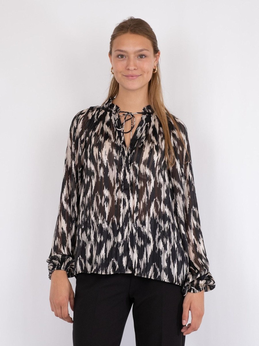 Klaer Neo Noir | Cobie Cheer Vibe Blouse Black