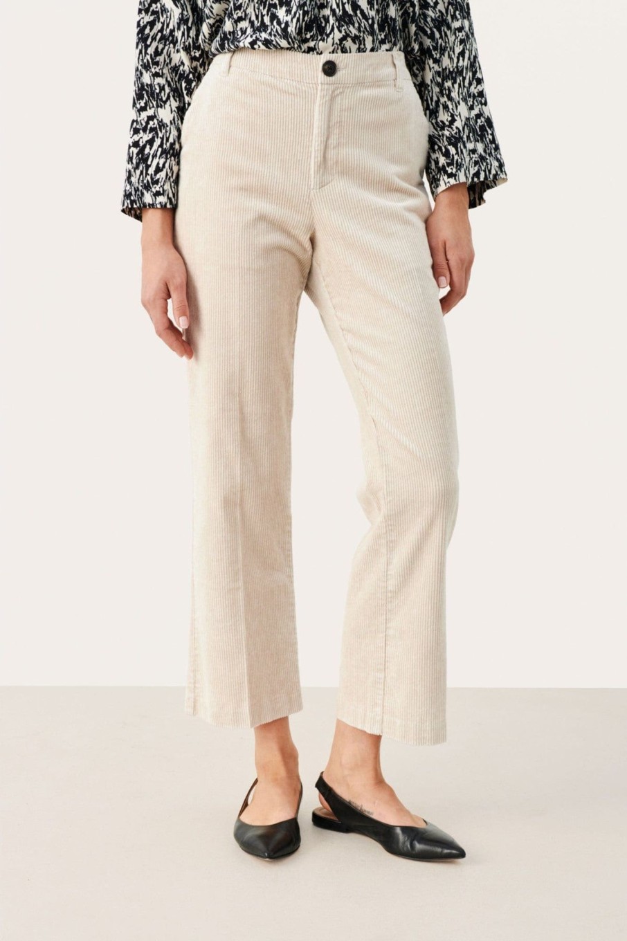 Klaer Part Two | Mishapw Cropped Pants Perfectly Pale White