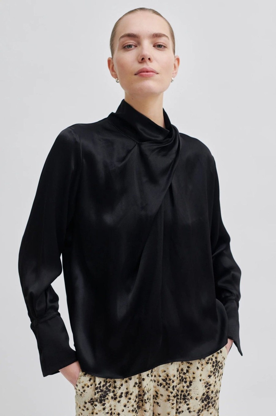 Klaer Second Female | Fearless Blouse Black